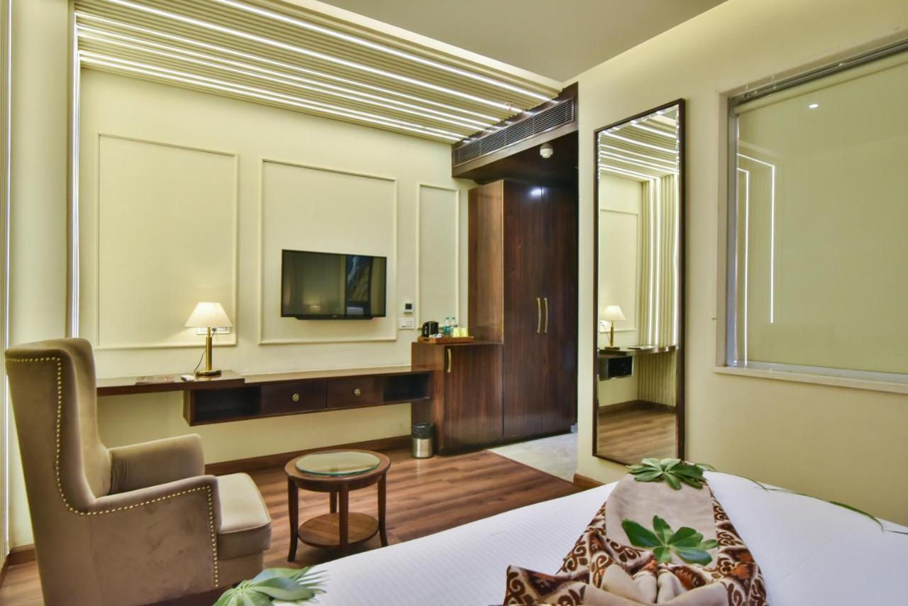 Hotel Br Grand With Nimo Club Amritsar -5 Mint From Golden Temple Екстер'єр фото