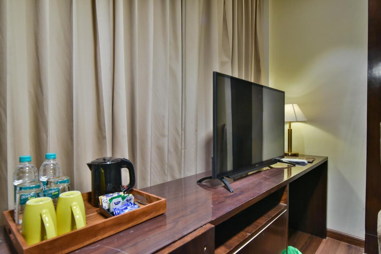 Hotel Br Grand With Nimo Club Amritsar -5 Mint From Golden Temple Екстер'єр фото