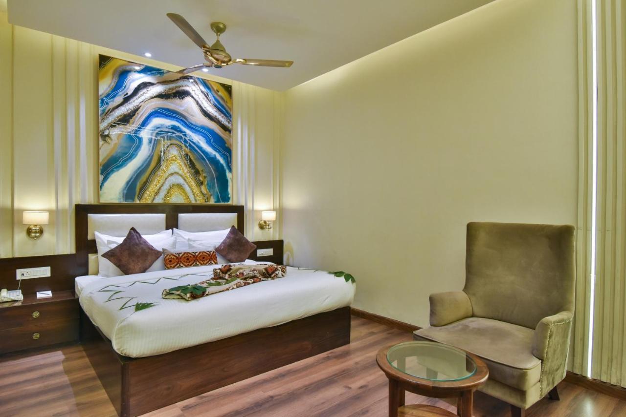 Hotel Br Grand With Nimo Club Amritsar -5 Mint From Golden Temple Екстер'єр фото