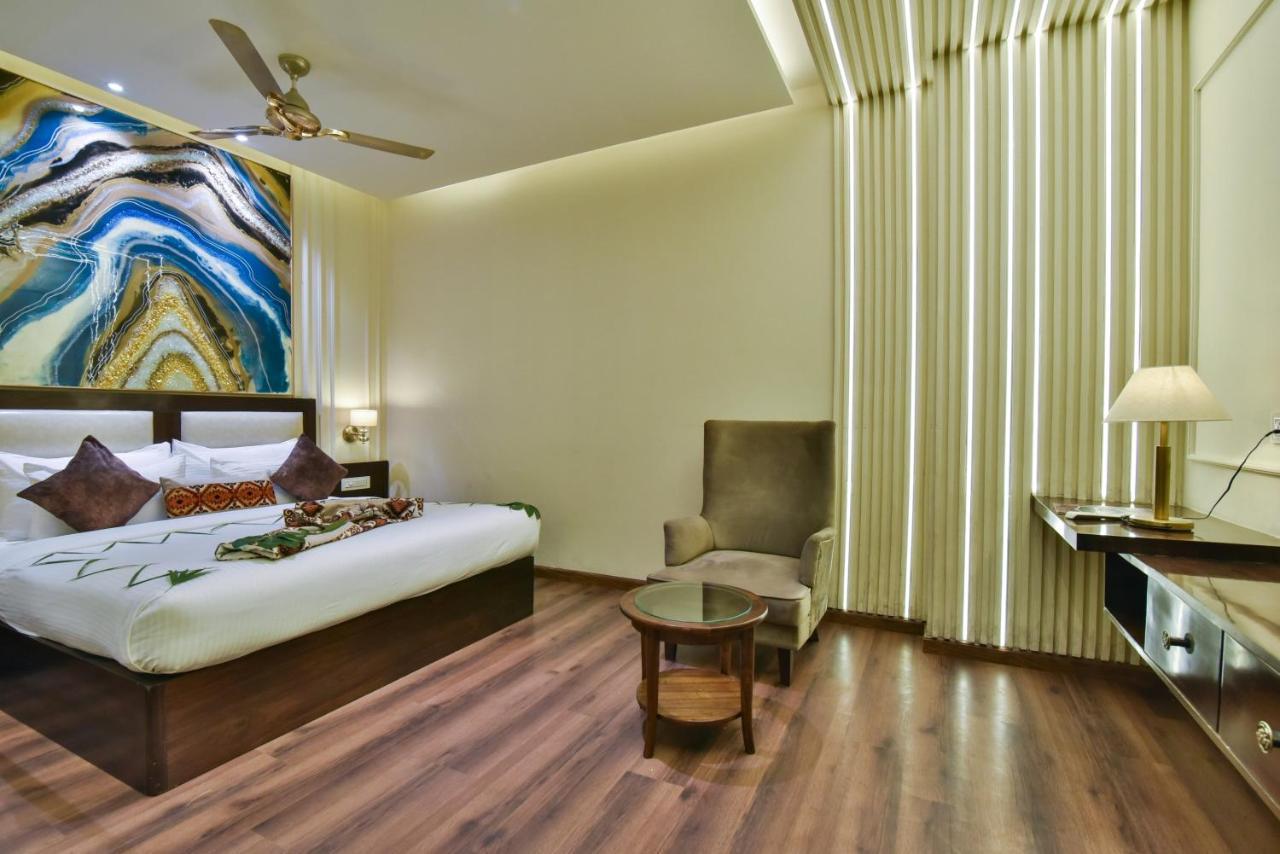 Hotel Br Grand With Nimo Club Amritsar -5 Mint From Golden Temple Екстер'єр фото