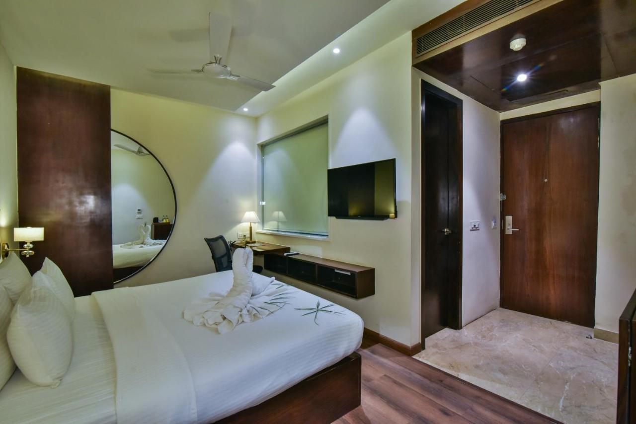 Hotel Br Grand With Nimo Club Amritsar -5 Mint From Golden Temple Екстер'єр фото